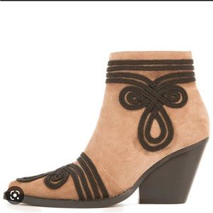 Jeffrey Campbell gatlin-EMB taupe western bootie size 7